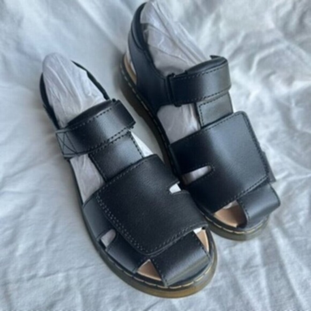 Dr. Martens Junior‎ Moby II Black Leather Sandals Juniors SIze 4 NIB Summer 90s